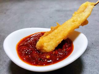 12、鸡肉串串香,鸡肉串串蘸着蒜蓉辣椒酱是挑动你的味蕾享受