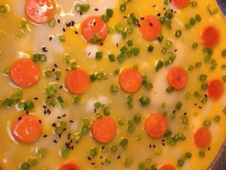 8、早餐鸡蛋饼,再撒上黑芝麻