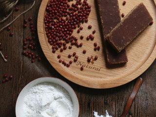 1、蒸汽球釜丸子红豆汤,材料：红豆 红糖 糯米粉