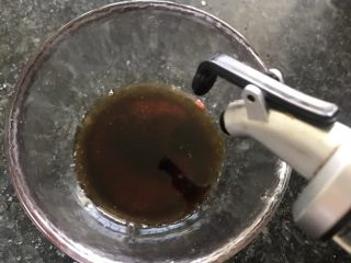 12、鸡丝凉面,一勺生抽