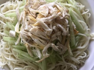 17、鸡丝凉面,加鸡丝