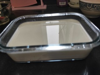 11、水果双皮奶????,倒入蒸盆里