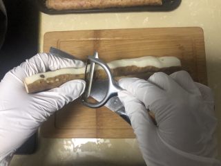 2、山药枸杞粥,带上手套削皮，很多人对山药粘液过敏