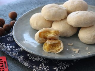 13、香酥绿豆饼,出炉晾凉即可食用。