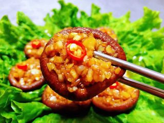 13、蒜蓉蚝油香菇,香菇入口香浓醇厚唇齿留香回味无穷