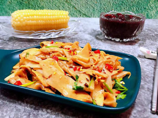 11、红枣黑米粥,搭配玉米和酸辣杏鲍菇一起吃超级完美