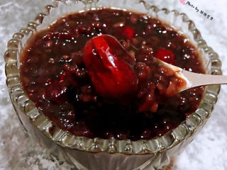 12、红枣黑米粥,看着粘稠的粥好有食欲哦