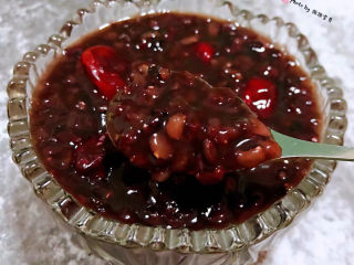 14、红枣黑米粥,大枣黑米大米粥入口香浓微微有点甜哦