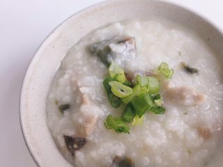 11、暖胃皮蛋瘦肉粥,皮蛋瘦肉粥简单又暖胃！
