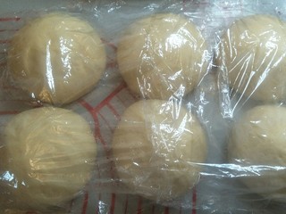 12、超软拉丝北海道土司（2个）,盖保鲜膜松弛15分钟后