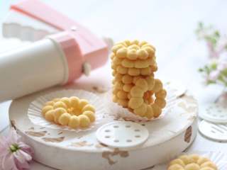 15、醇香酥脆的曲奇饼干（曲奇枪版），冬日温暖小零食,好吃