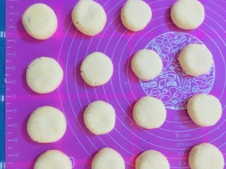 21、土豆饼,用同样的方法做好所有的饼