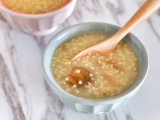 8、杂粮养生粥的3+1种吃法,蜜枣本身就有甜度，所以这款无需再加糖调味了