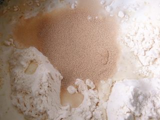 14、鲜肉包子,加酵母