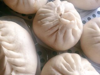 24、鲜肉包子,好了，可以出锅了，白白胖胖的