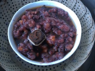 6、乌发养肾粥,隔水蒸热就行啦