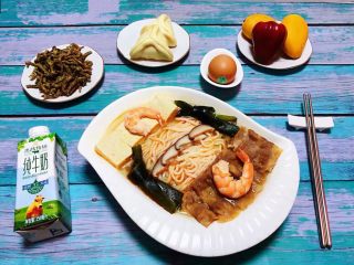15、肥羊海虾时蔬面,美好的一天从丰盛的早餐开始