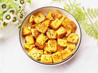 11、超好吃的蛋烤吐司块,出炉～