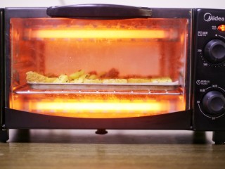 10、超好吃的蛋烤吐司块,烤箱160℃烤15分钟即可。