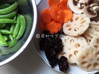 6、荷塘月色—时蔬小炒,所有材料都准备好了。