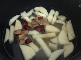 11、苹果小米粥,盖盖煮三十分钟