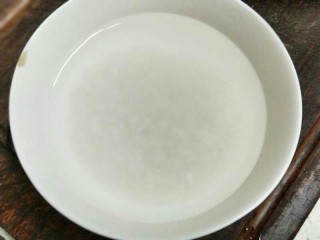 9、皮蛋瘦肉粥,加水泡半小时