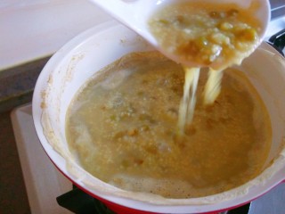13、绿豆小米粥,早餐一碗绿豆小米粥。