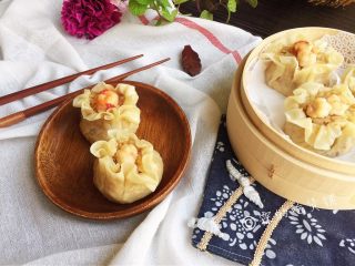 21、小龙虾鲜笋咸蛋黄烧卖,完成。