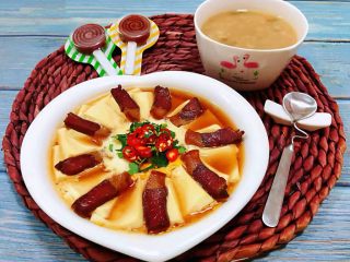 10、腊肉蒸豆腐卧蛋,好可爱的早餐宝贝超级喜欢