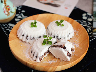 16、红豆蒸松糕,也很漂亮的。