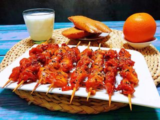 14、叉烧鸡腿串,搭配早餐面包、牛奶、橙子就是标配的完美早餐