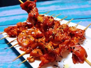 16、叉烧鸡腿串,鸡腿肉鲜嫩可口入口香浓唇齿留香回味无穷