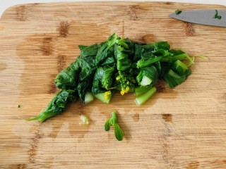 11、香菇滑鸡粥,捞出切断备用