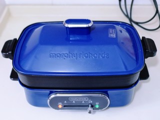 10、营养早餐 海参蒸蛋羹,盖上盖子,高温蒸,上汽后蒸10分钟。