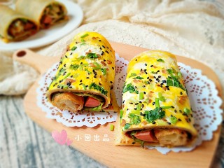 11、杂粮煎饼,切开。