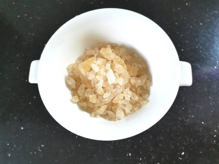 6、绿豆小米粥,冰糖