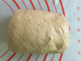 16、全麦吐司,卷起。