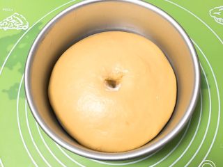 7、喜饼-肉松味,发酵完成后用手指戳一下不反弹。