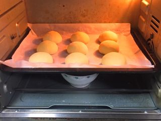 13、喜饼-肉松味,送入烤箱两次发酵，时间40分钟。