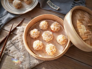 16、团团圆圆——珍珠圆子,出锅后点缀一下。