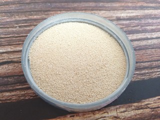 2、蜂蜜大麻花,5克酵母