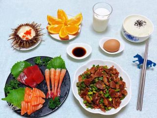 15、蒜苔辣炒鸡胗,一顿丰盛的早餐是会给你带来一天的好运????