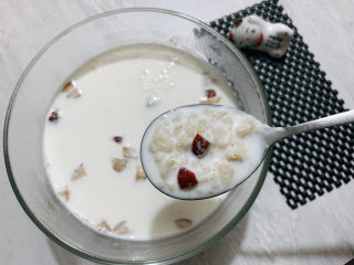 10、牛奶燕麦粥,营养更丰富噢~