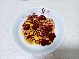 2、红豆小米粥,清洗干净 