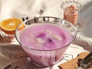 6、双色山药养生羹,盛入碗中，即可享用