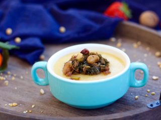 18、营养早餐 肉末雪菜玉米面粥,成品图。