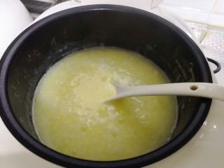 10、美味蛋花粥,清淡适口,搅拌一下