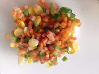 3、洋葱圈煎蛋饼-可以和宝贝抢着吃的美食,中火2-3分钟，盛出备用