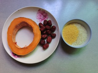 1、红枣南瓜粥,原料：南瓜，红枣，大小米