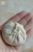 8、上海生煎,包起来,成小包子状